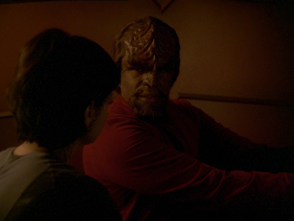 extant_StarTrek_DS9_7x19-StrangeBedfellows_3240.jpg