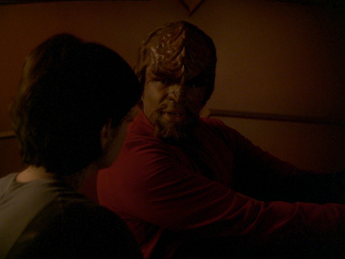 extant_StarTrek_DS9_7x19-StrangeBedfellows_3243.jpg
