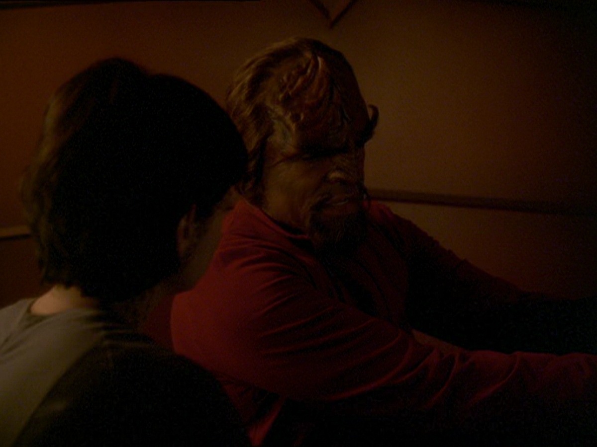 extant_StarTrek_DS9_7x19-StrangeBedfellows_3250.jpg