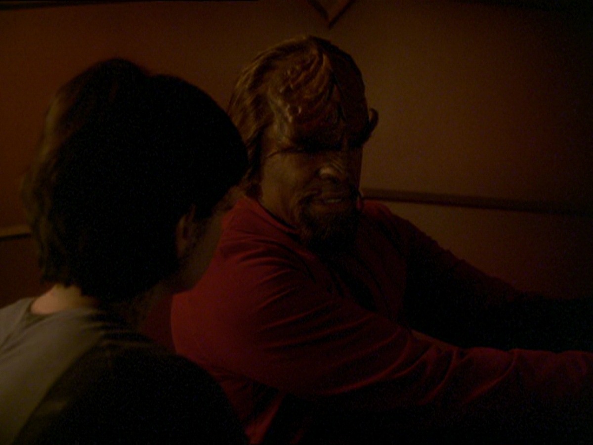 extant_StarTrek_DS9_7x19-StrangeBedfellows_3254.jpg