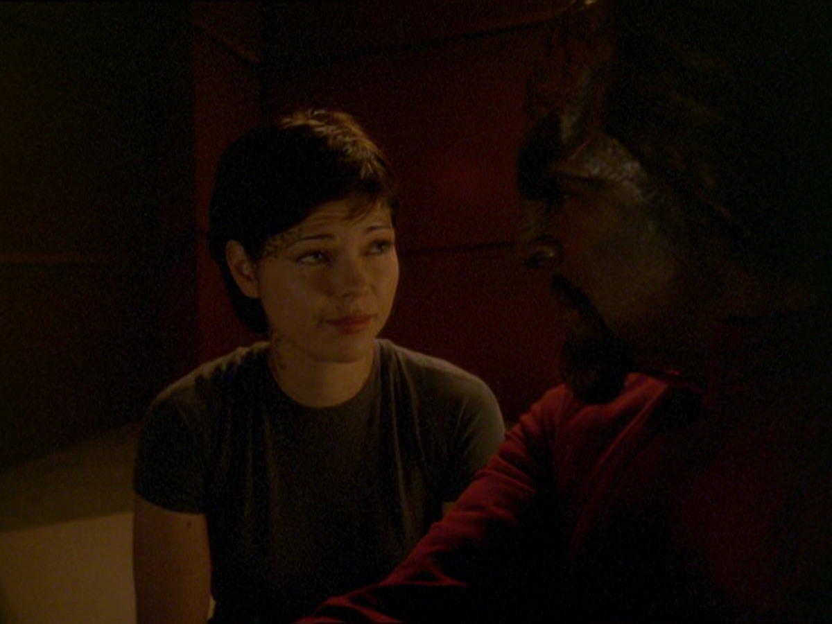 extant_StarTrek_DS9_7x19-StrangeBedfellows_3262.jpg