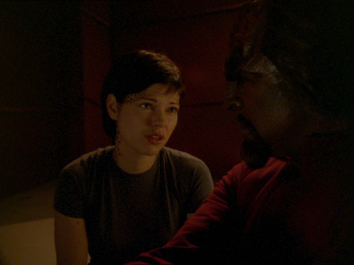 extant_StarTrek_DS9_7x19-StrangeBedfellows_3272.jpg