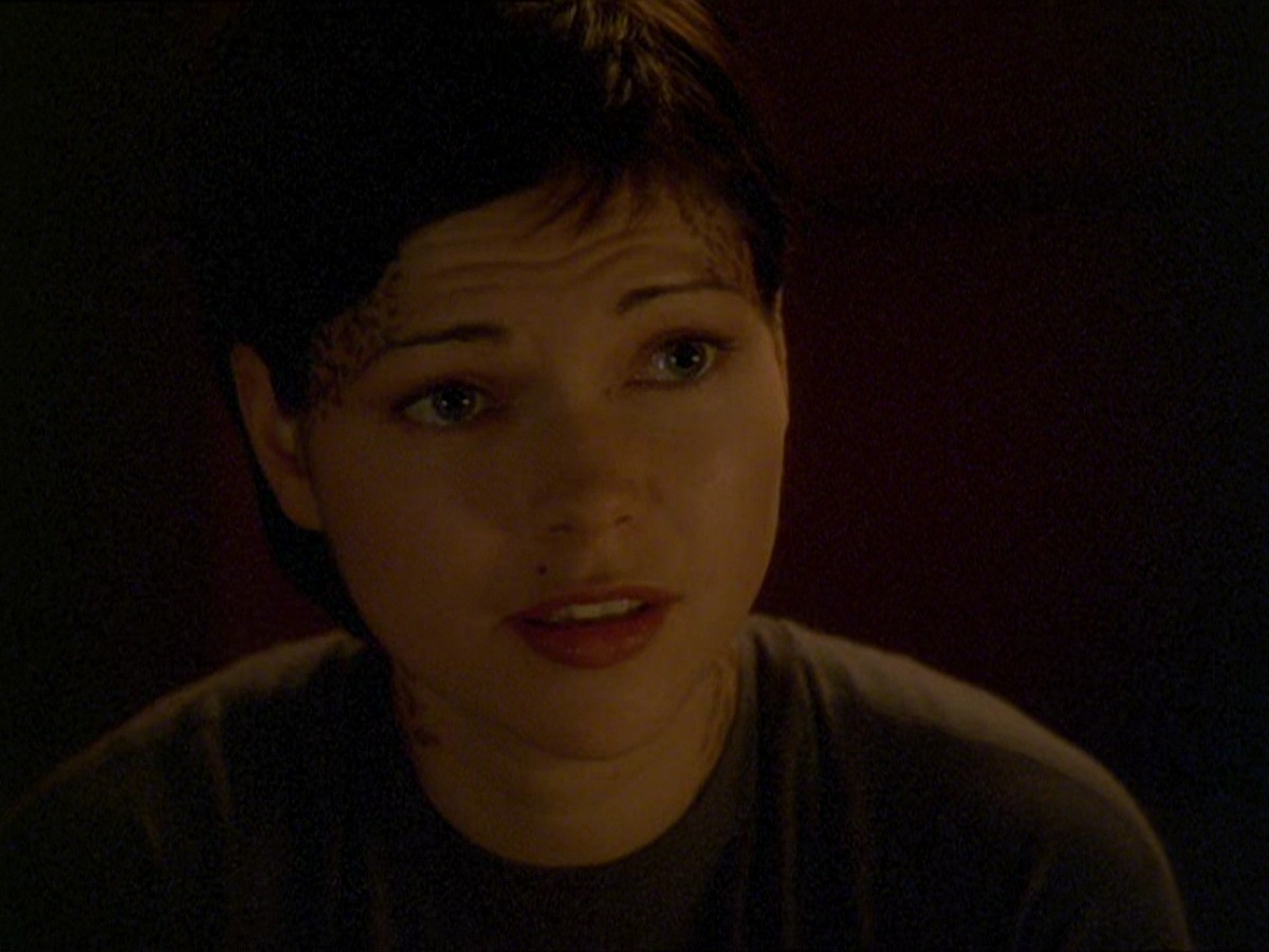 extant_StarTrek_DS9_7x19-StrangeBedfellows_3312.jpg