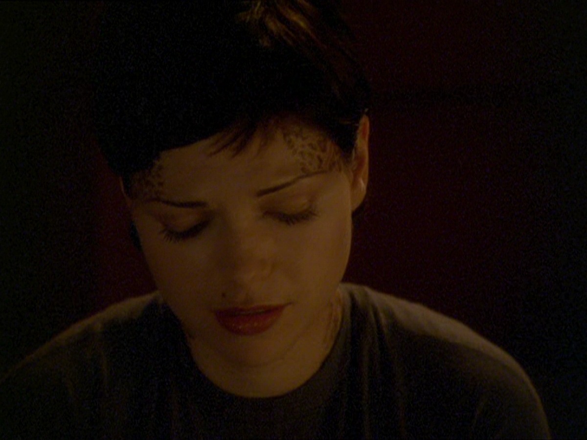 extant_StarTrek_DS9_7x19-StrangeBedfellows_3321.jpg