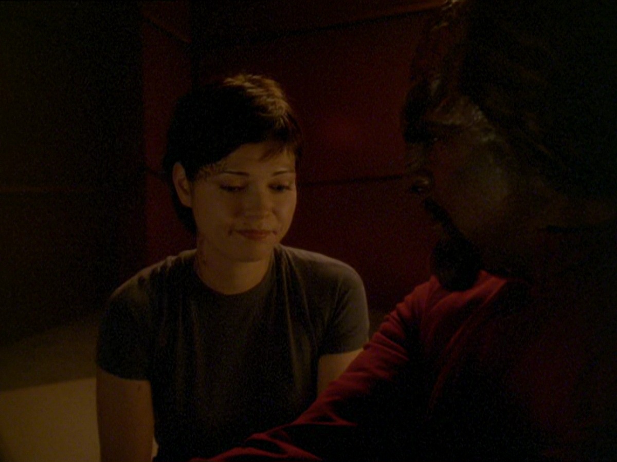 extant_StarTrek_DS9_7x19-StrangeBedfellows_3352.jpg
