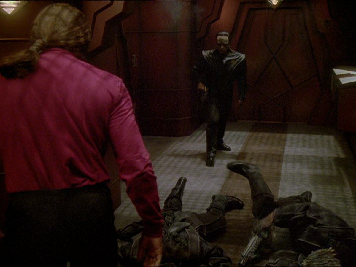 extant_StarTrek_DS9_7x19-StrangeBedfellows_3409.jpg