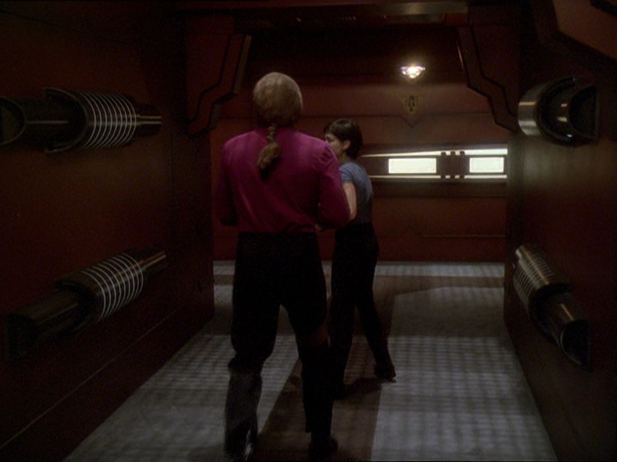extant_StarTrek_DS9_7x19-StrangeBedfellows_3458.jpg