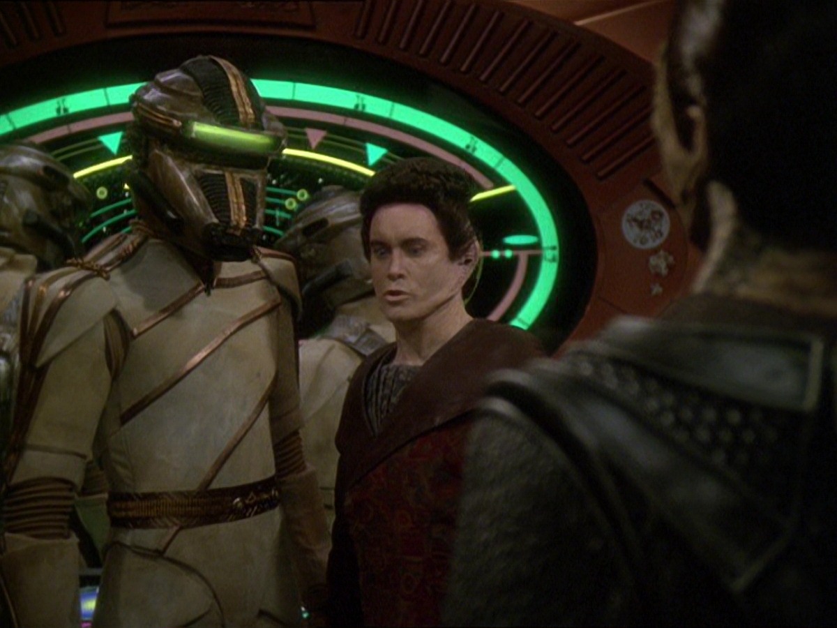 extant_StarTrek_DS9_7x19-StrangeBedfellows_3482.jpg