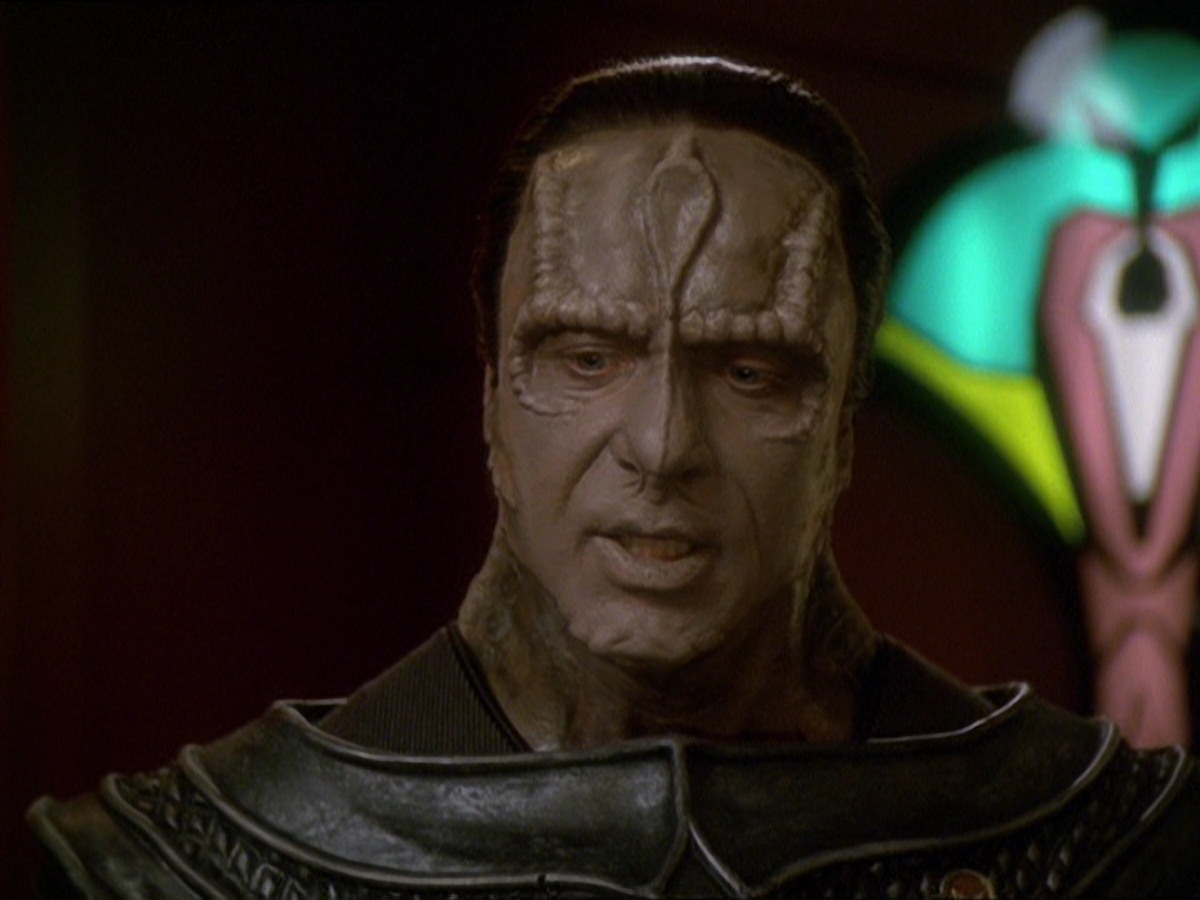 extant_StarTrek_DS9_7x19-StrangeBedfellows_3497.jpg