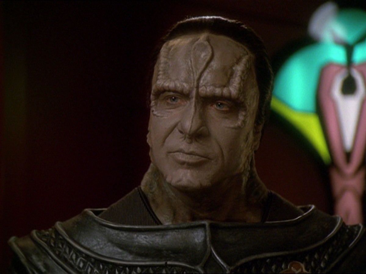 extant_StarTrek_DS9_7x19-StrangeBedfellows_3498.jpg