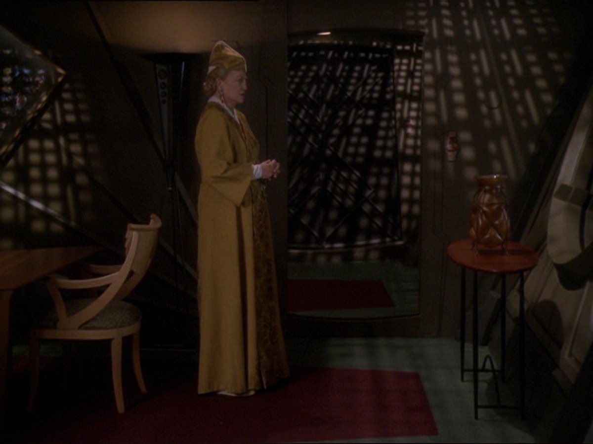 extant_StarTrek_DS9_7x19-StrangeBedfellows_3532.jpg