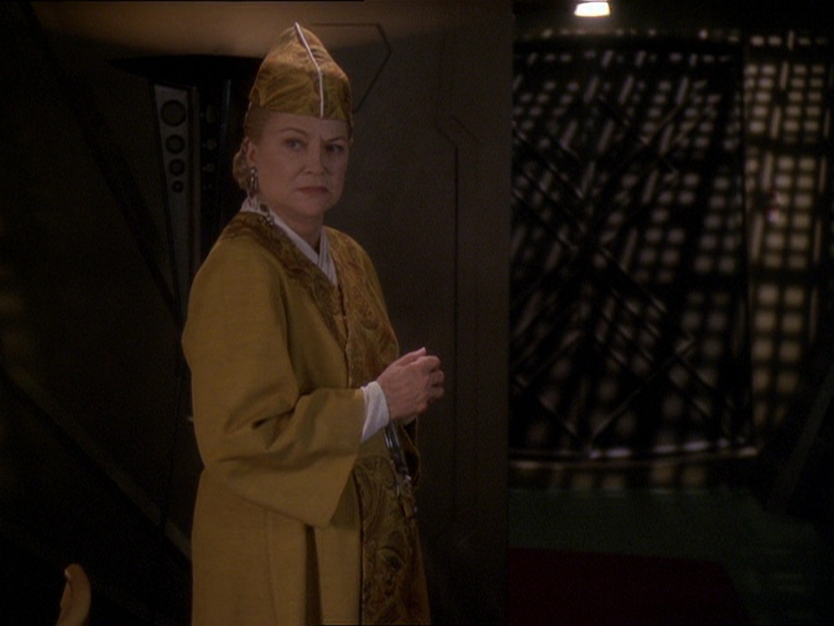 extant_StarTrek_DS9_7x19-StrangeBedfellows_3583.jpg