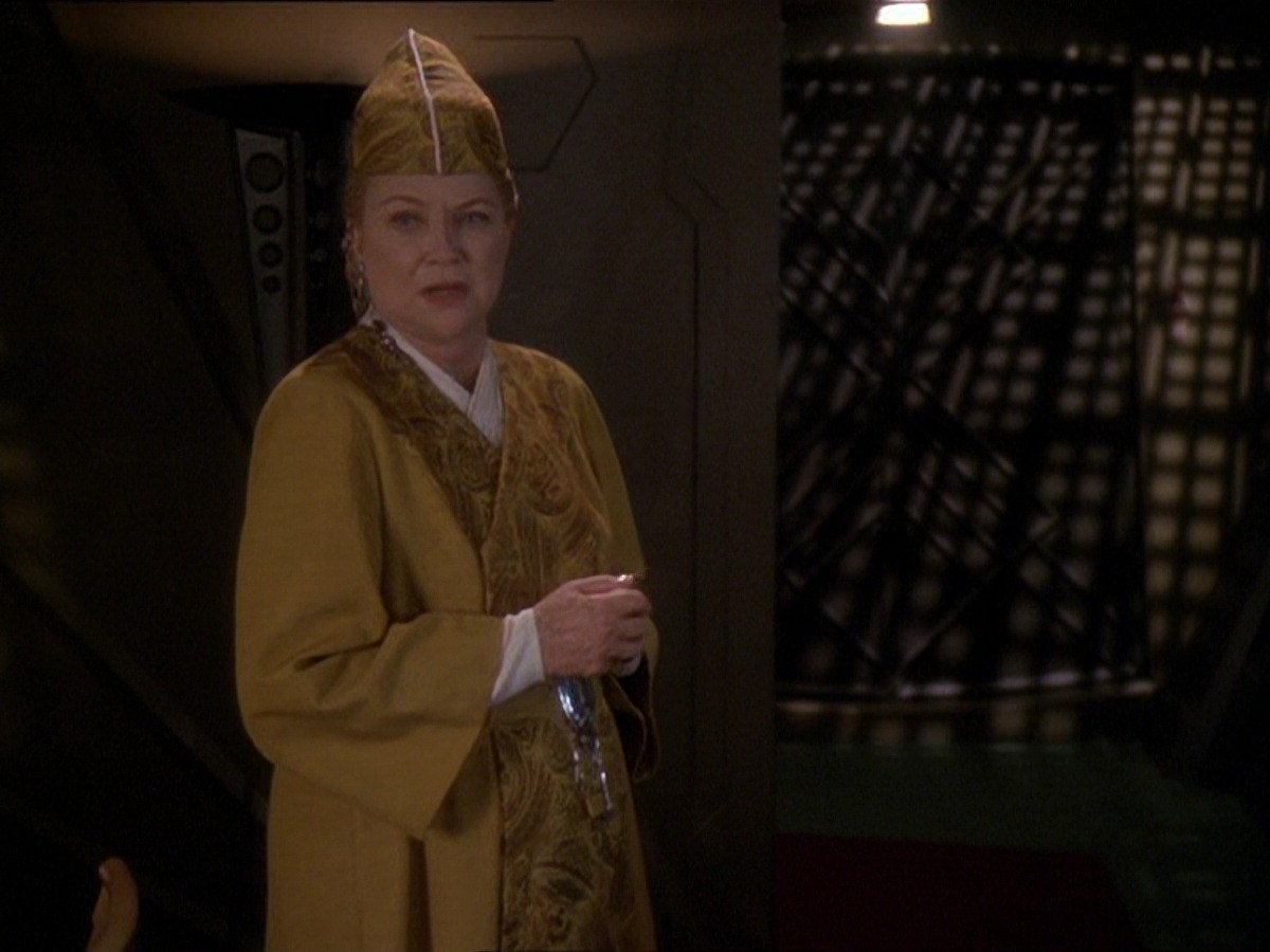 extant_StarTrek_DS9_7x19-StrangeBedfellows_3584.jpg