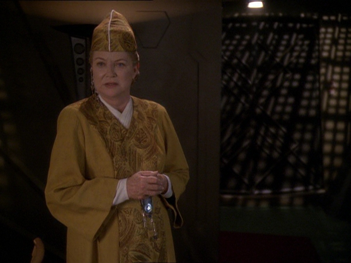 extant_StarTrek_DS9_7x19-StrangeBedfellows_3585.jpg