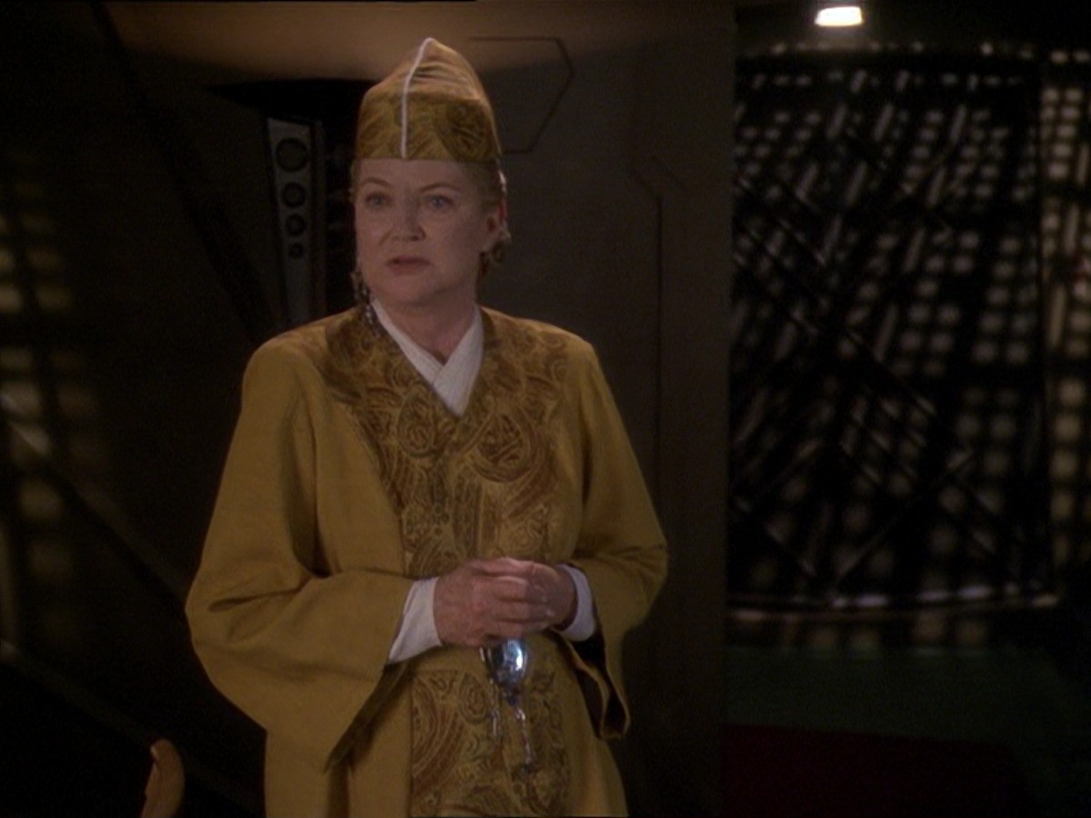 extant_StarTrek_DS9_7x19-StrangeBedfellows_3586.jpg