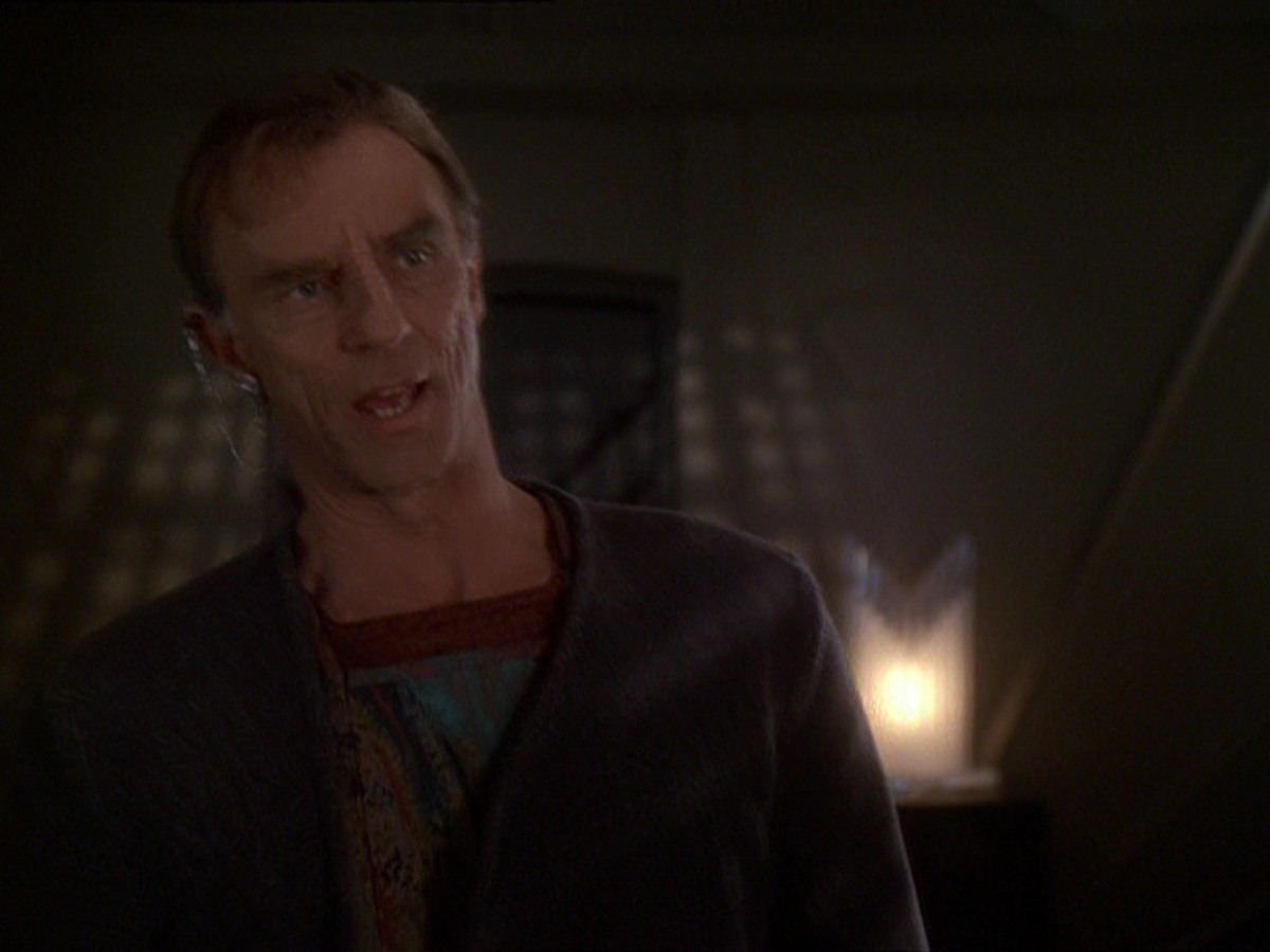 extant_StarTrek_DS9_7x19-StrangeBedfellows_3655.jpg