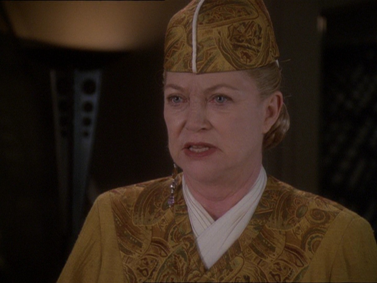 extant_StarTrek_DS9_7x19-StrangeBedfellows_3693.jpg