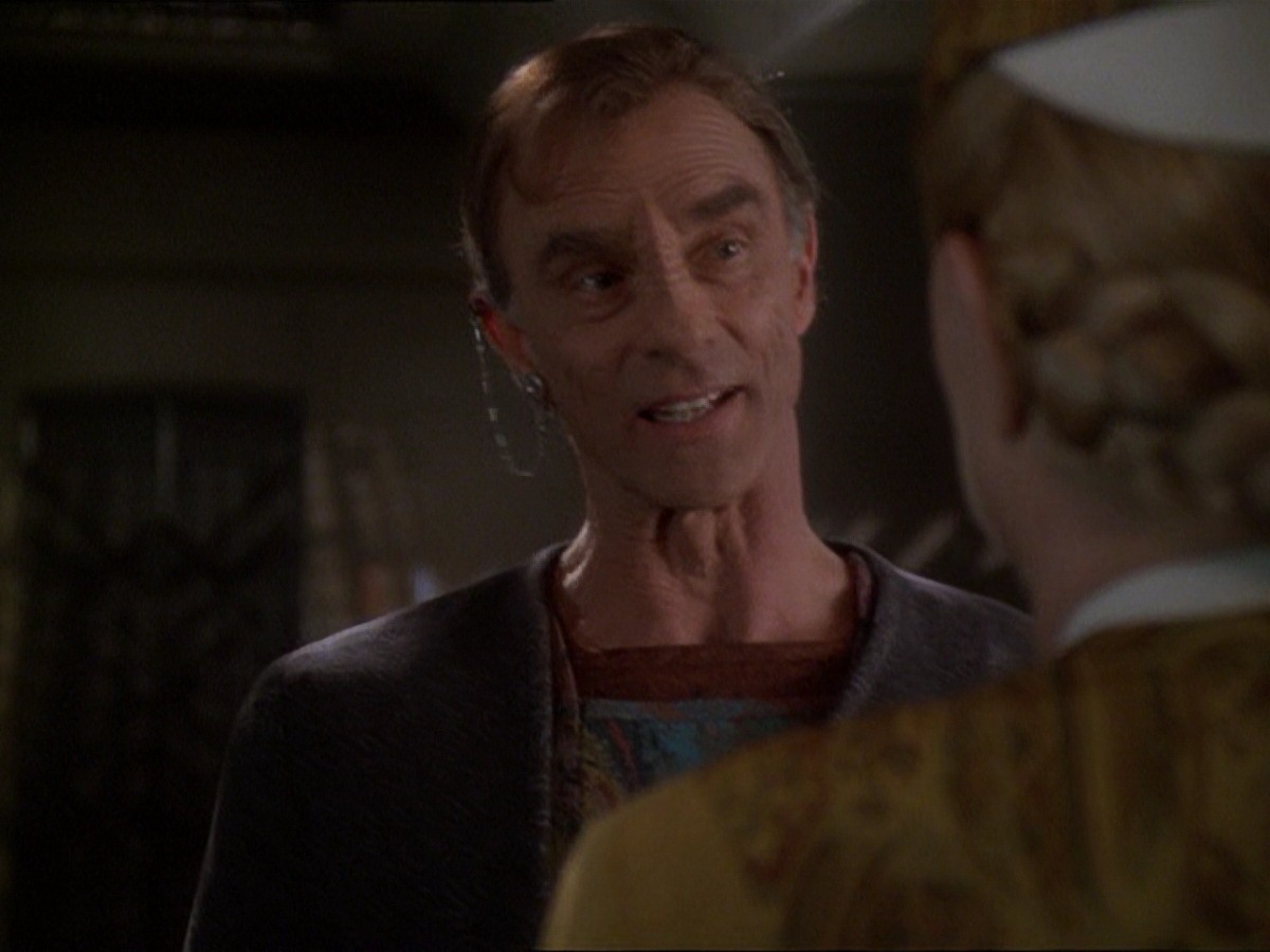 extant_StarTrek_DS9_7x19-StrangeBedfellows_3707.jpg