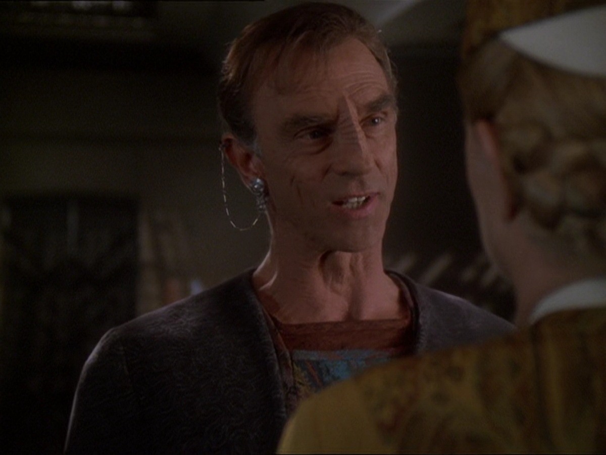 extant_StarTrek_DS9_7x19-StrangeBedfellows_3708.jpg