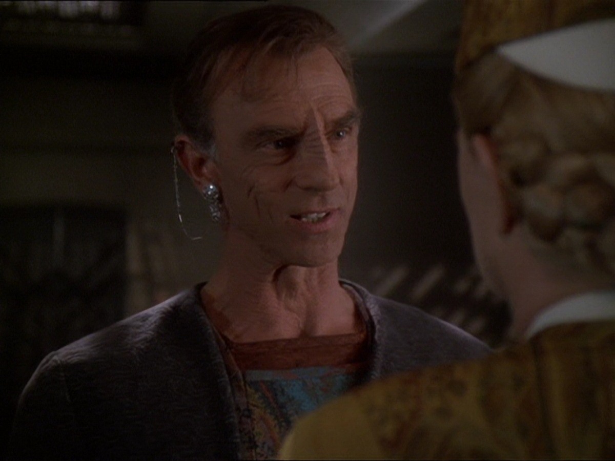 extant_StarTrek_DS9_7x19-StrangeBedfellows_3709.jpg