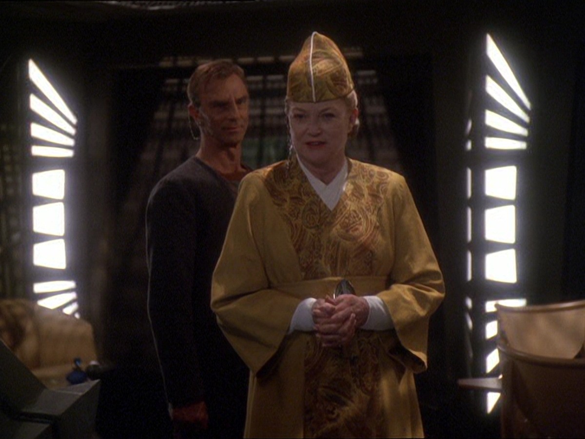extant_StarTrek_DS9_7x19-StrangeBedfellows_3718.jpg