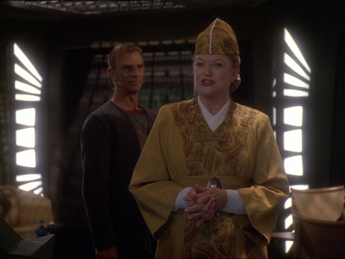 extant_StarTrek_DS9_7x19-StrangeBedfellows_3722.jpg