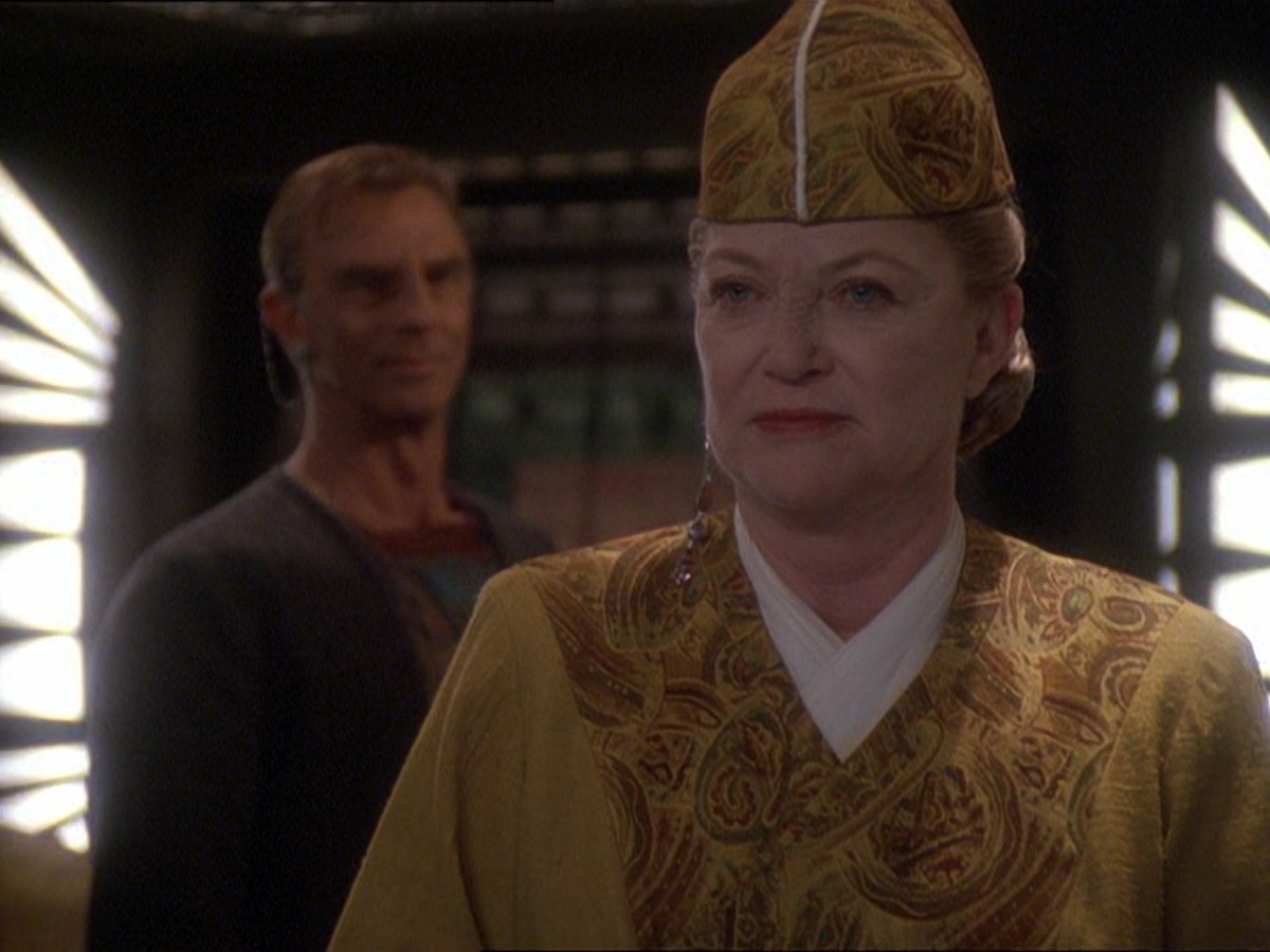 extant_StarTrek_DS9_7x19-StrangeBedfellows_3734.jpg