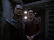 extant_StarTrek_DS9_7x19-StrangeBedfellows_0124.jpg