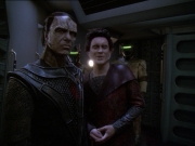 extant_StarTrek_DS9_7x19-StrangeBedfellows_0126.jpg