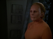 extant_StarTrek_DS9_7x19-StrangeBedfellows_0149.jpg