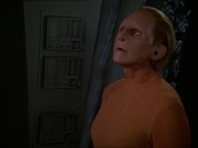 extant_StarTrek_DS9_7x19-StrangeBedfellows_0150.jpg