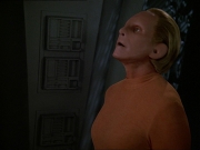 extant_StarTrek_DS9_7x19-StrangeBedfellows_0151.jpg