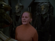 extant_StarTrek_DS9_7x19-StrangeBedfellows_0165.jpg
