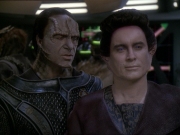 extant_StarTrek_DS9_7x19-StrangeBedfellows_0185.jpg
