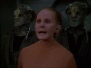 extant_StarTrek_DS9_7x19-StrangeBedfellows_0199.jpg