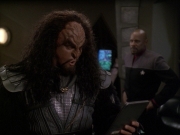 extant_StarTrek_DS9_7x19-StrangeBedfellows_0573.jpg