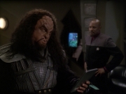 extant_StarTrek_DS9_7x19-StrangeBedfellows_0576.jpg