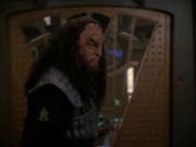 extant_StarTrek_DS9_7x19-StrangeBedfellows_0584.jpg