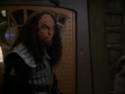 extant_StarTrek_DS9_7x19-StrangeBedfellows_0585.jpg