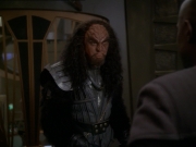 extant_StarTrek_DS9_7x19-StrangeBedfellows_0586.jpg