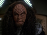 extant_StarTrek_DS9_7x19-StrangeBedfellows_0680.jpg