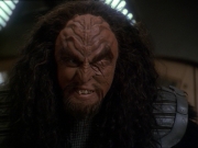 extant_StarTrek_DS9_7x19-StrangeBedfellows_0704.jpg