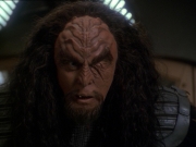 extant_StarTrek_DS9_7x19-StrangeBedfellows_0705.jpg