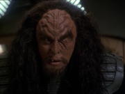 extant_StarTrek_DS9_7x19-StrangeBedfellows_0706.jpg