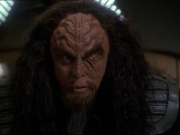 extant_StarTrek_DS9_7x19-StrangeBedfellows_0708.jpg