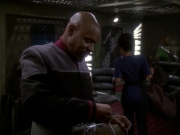 extant_StarTrek_DS9_7x19-StrangeBedfellows_0969.jpg