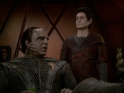 extant_StarTrek_DS9_7x19-StrangeBedfellows_1697.jpg