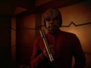 extant_StarTrek_DS9_7x19-StrangeBedfellows_1839.jpg