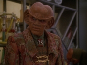 extant_StarTrek_DS9_7x19-StrangeBedfellows_1924.jpg