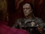 extant_StarTrek_DS9_7x19-StrangeBedfellows_3451.jpg